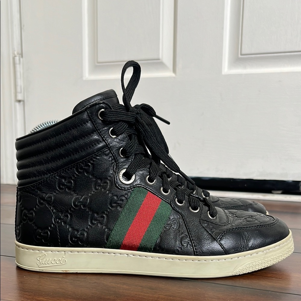 Gucci Black High-Top Athletic Shoes with Green and Red Stripe